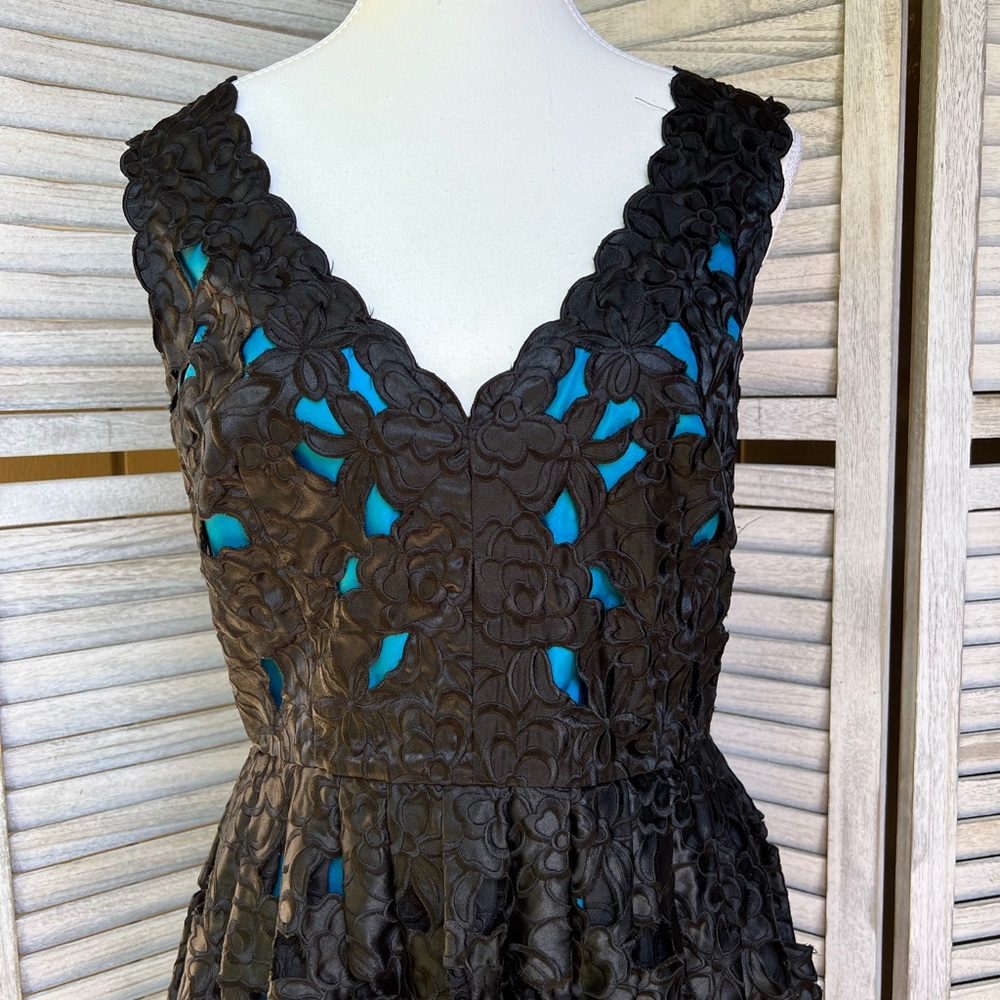 betsey johnson dress - Picture 3 of 8